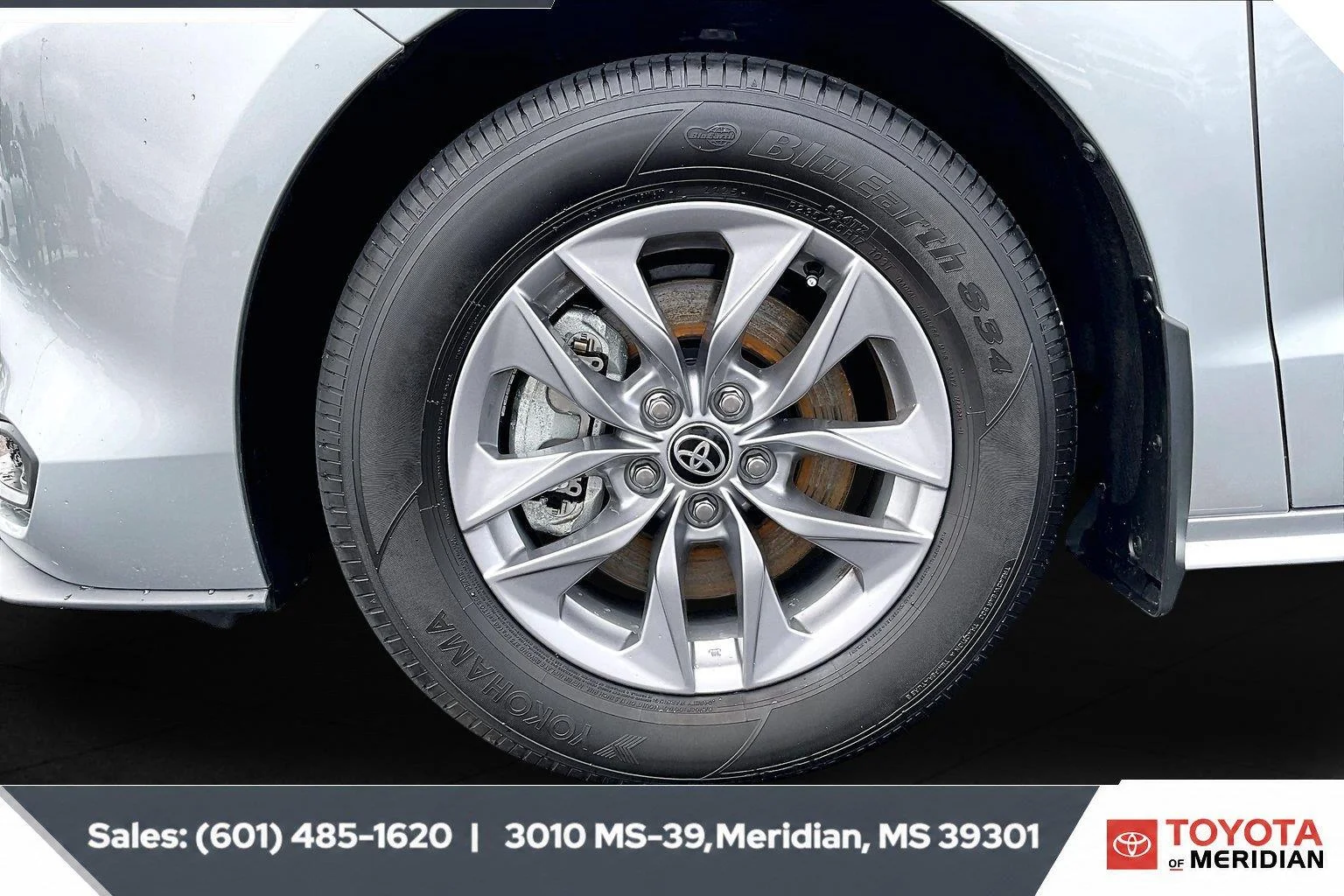 Used 2025 Celestial Silver Metallic Toyota LE 8-Passenger image 7