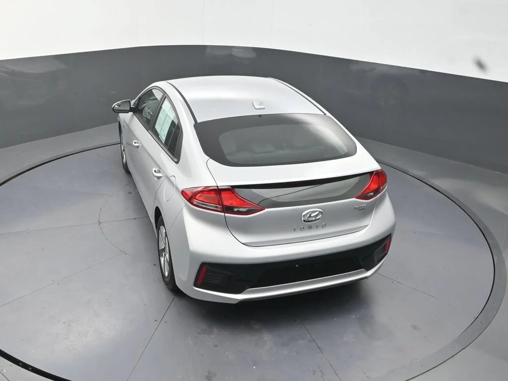 Used 2018 Silver Hyundai Blue image 19