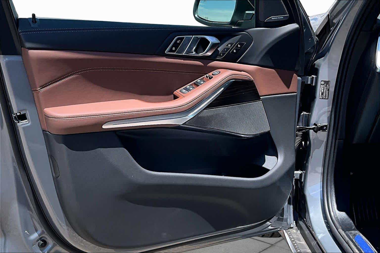 New 2026 Skyscraper Grey Metallic BMW xDrive40i image 10