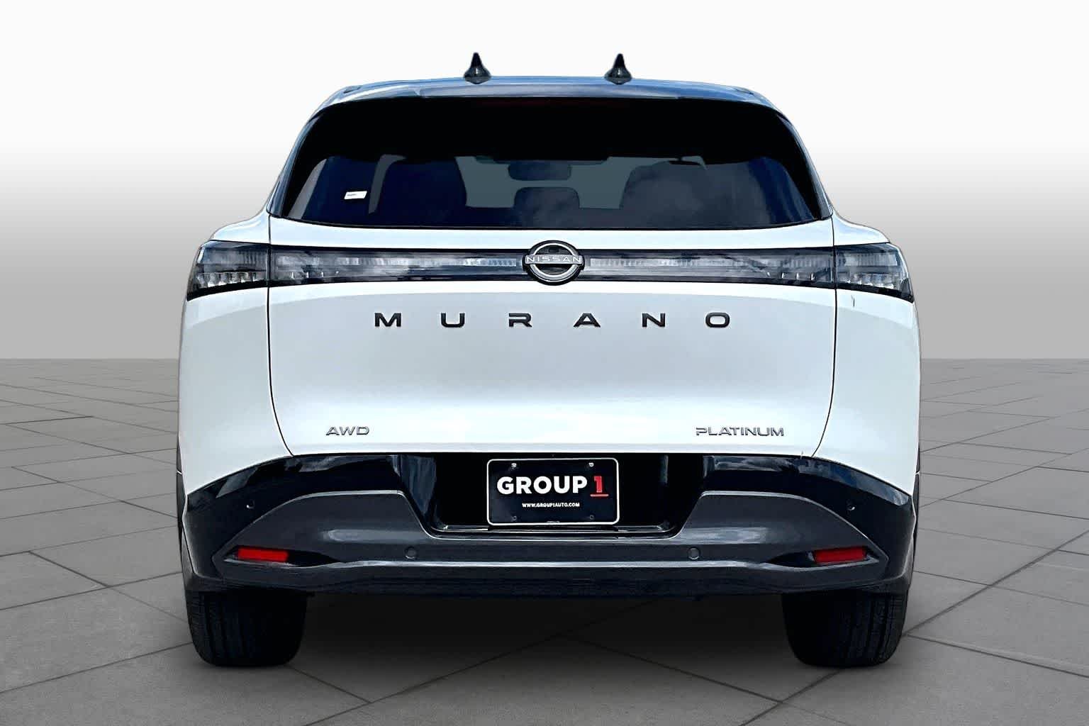 New 2026 Everest White Pearl TriCoat / Super Black Two-tone Nissan Platinum image 4