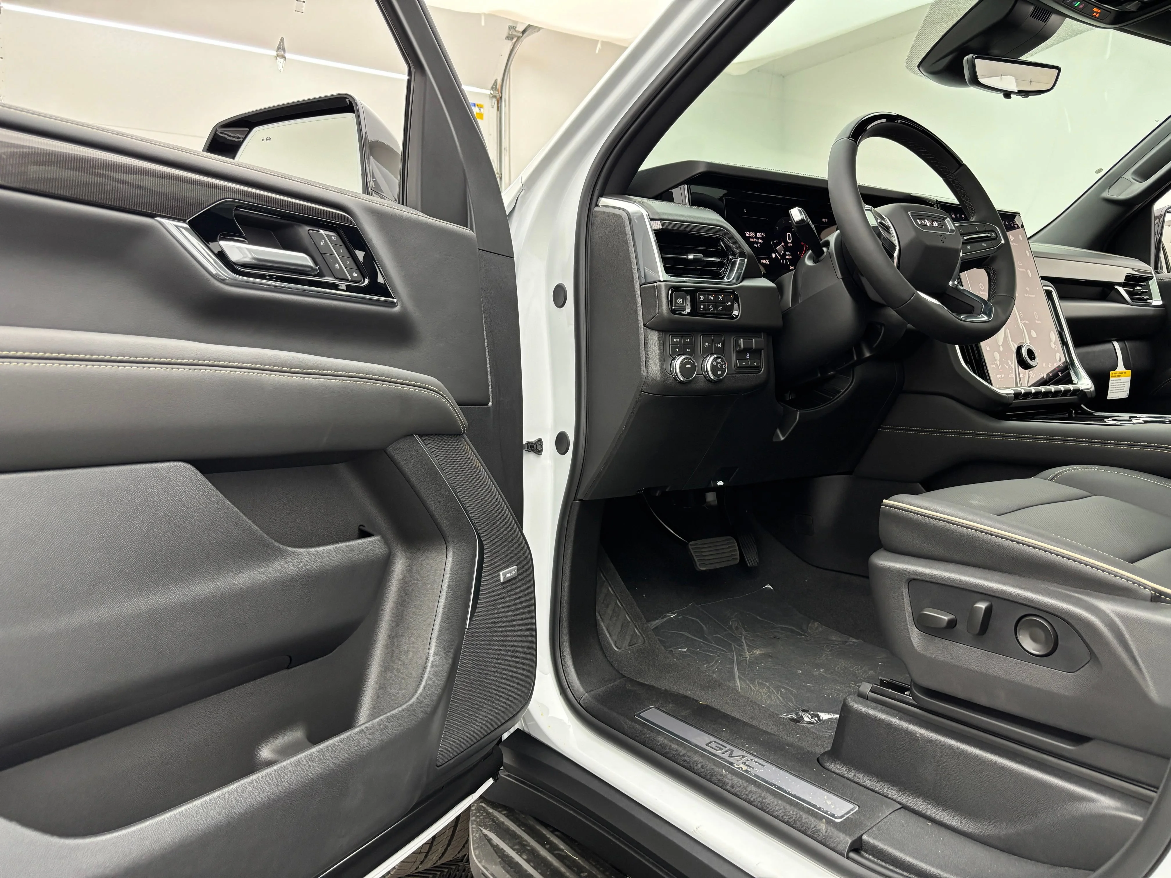 2026 GMC Yukon Elevation - Photo 20