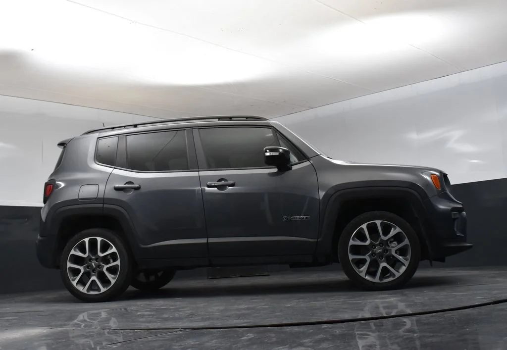 Used 2022 Gray Jeep Limited image 29