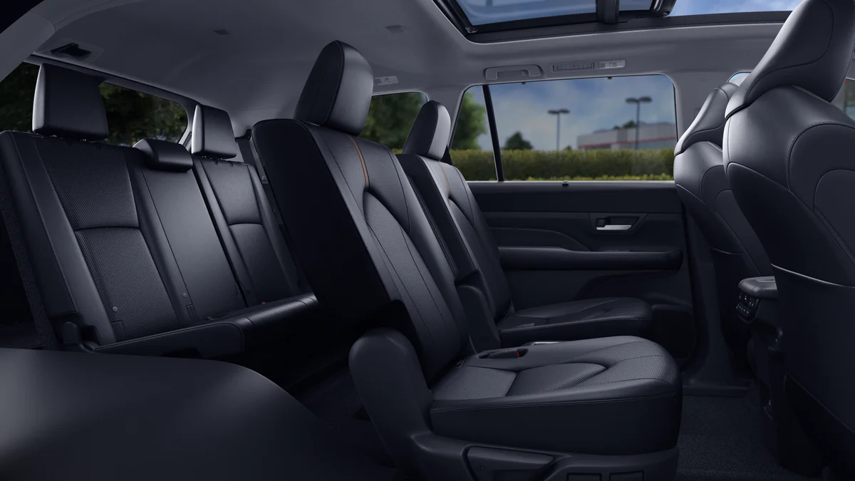 New 2026 Wind Chill Pearl Toyota Platinum image 21
