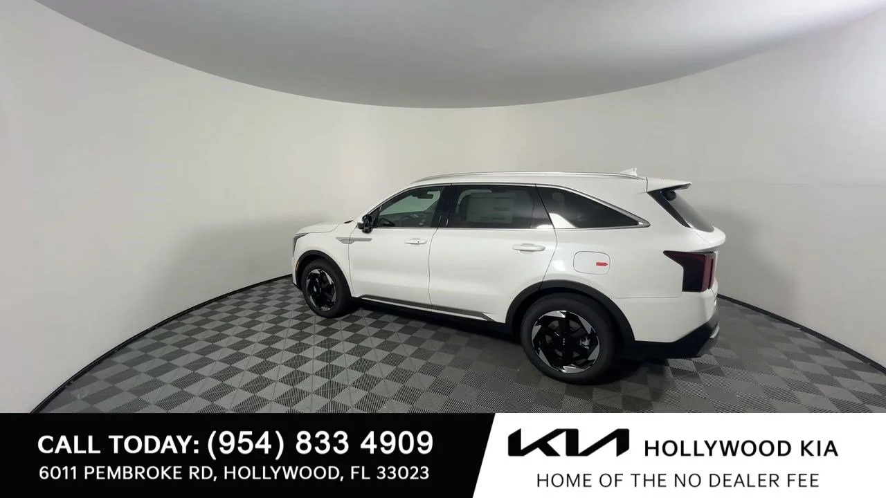 New 2026 Snow White Pearl Kia  image 2