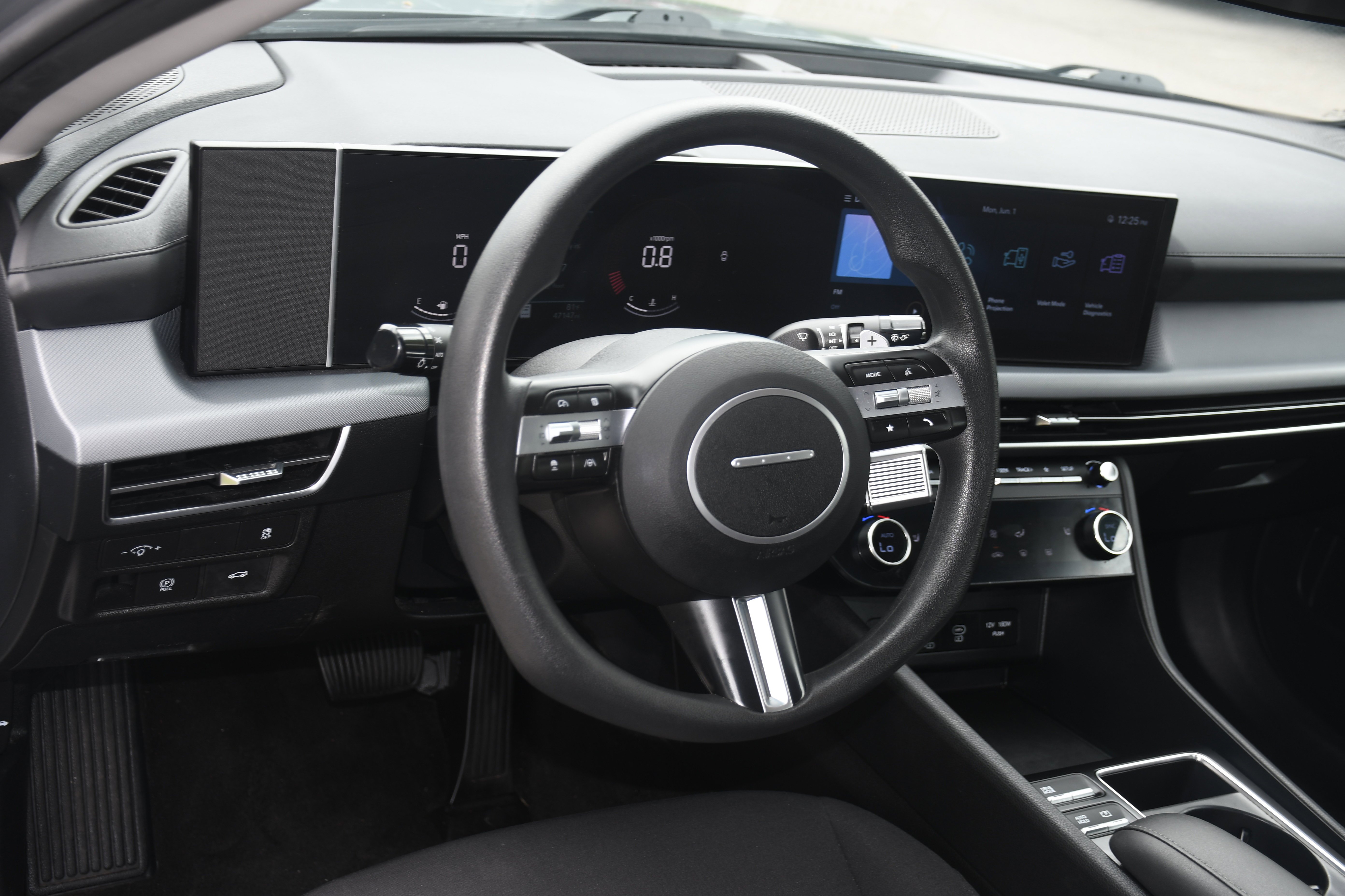 Used 2025 Blue Hyundai SEL image 8