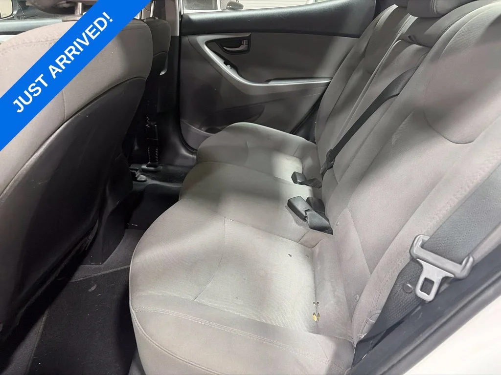 Used 2014 Pearl White Hyundai SE image 5
