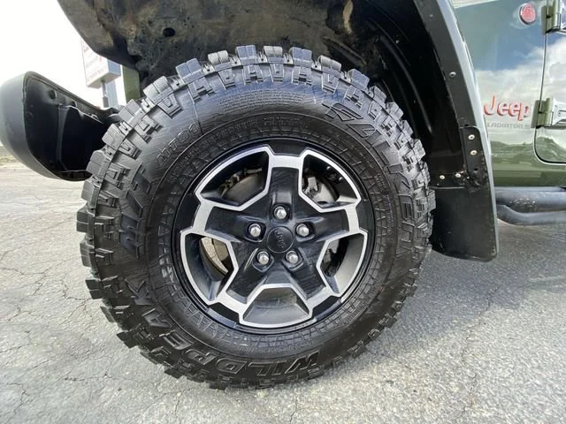 Used 2023 Sarge Green Clearcoat Jeep Mojave image 10