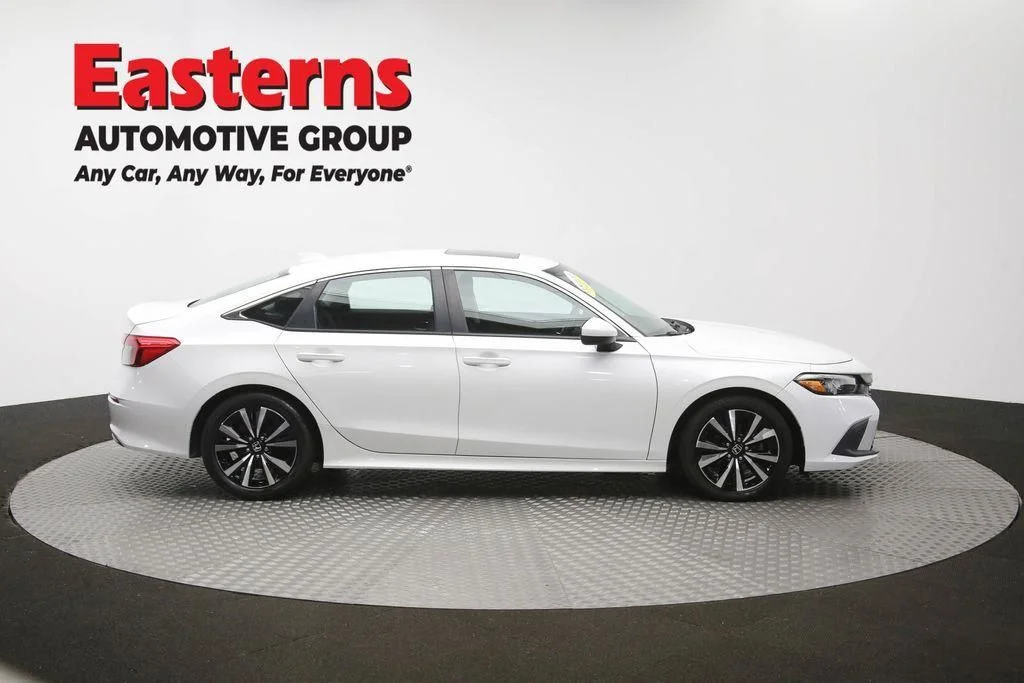 Used 2023 White Honda EX image 47