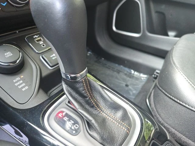 Used 2020 Silver Jeep Limited image 21