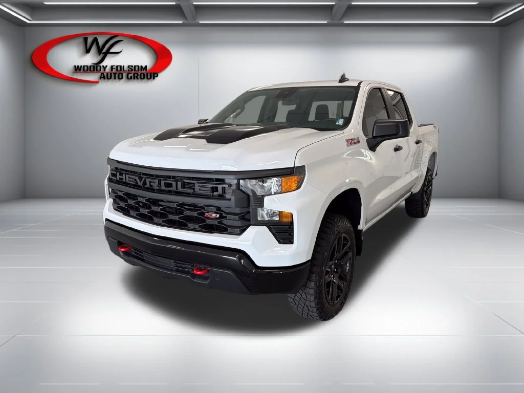 New 2026 Summit White Chevrolet Custom Trail Boss image 3
