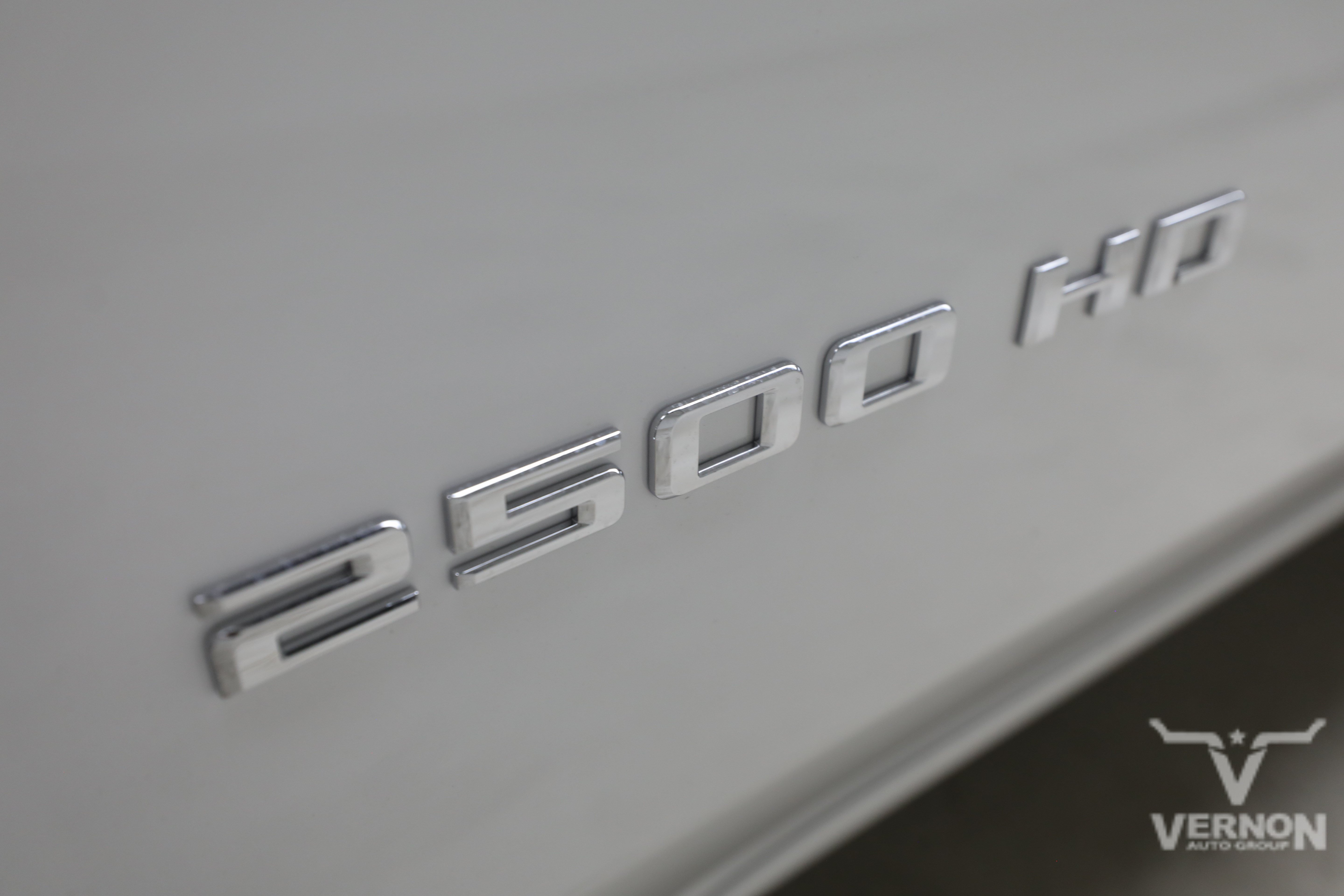 New 2026 Summit White Chevrolet N image 34