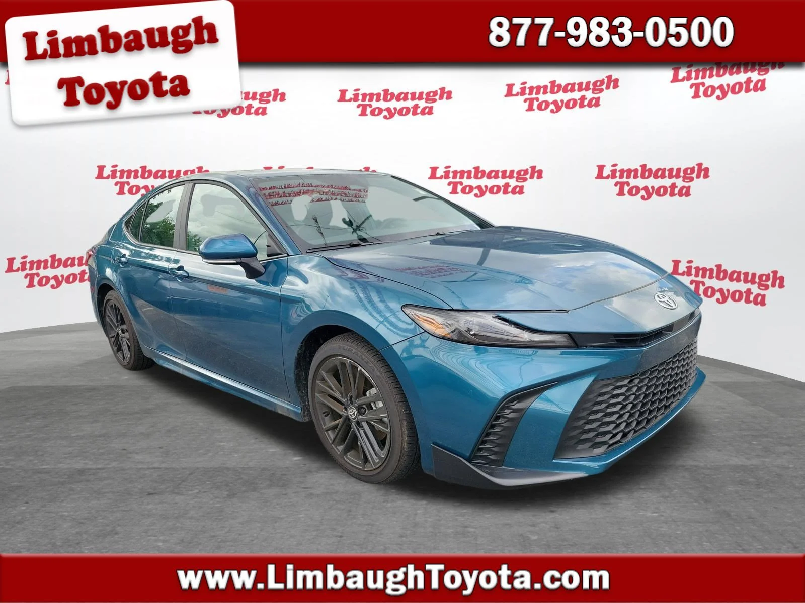 2026 Toyota Camry SE Hybrid's photo
