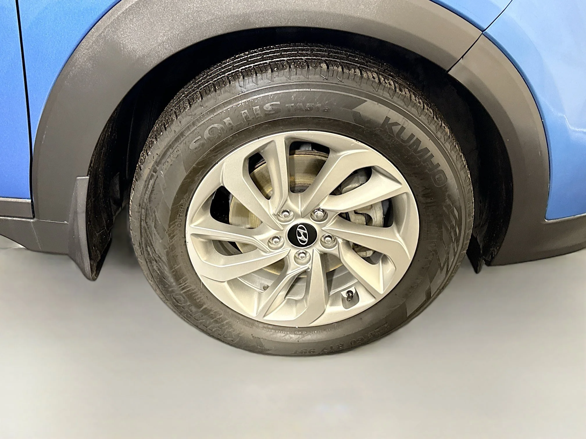 Used 2017 Caribbean Blue Hyundai SE Plus image 28