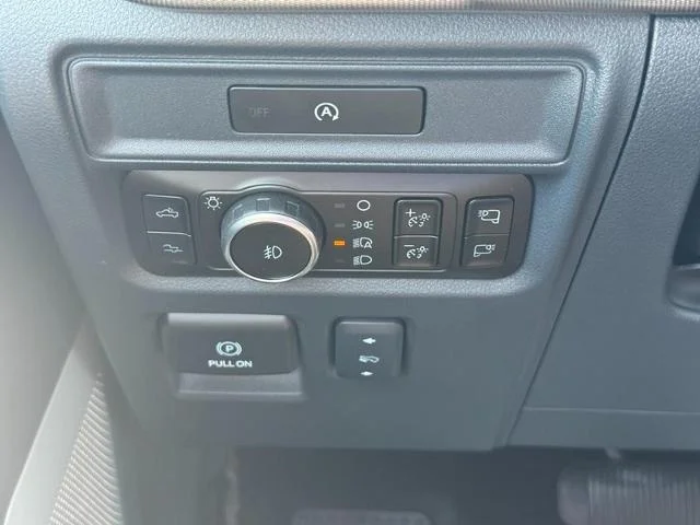 Used 2025 Green Ford  image 21