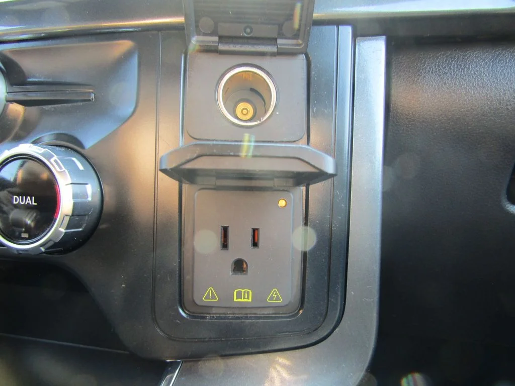 Used 2023 Agate Black Metallic Ford XLT image 32