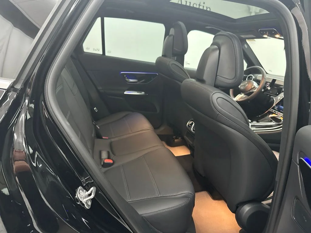 New 2027 Black Mercedes-Benz GLC 300 image 23