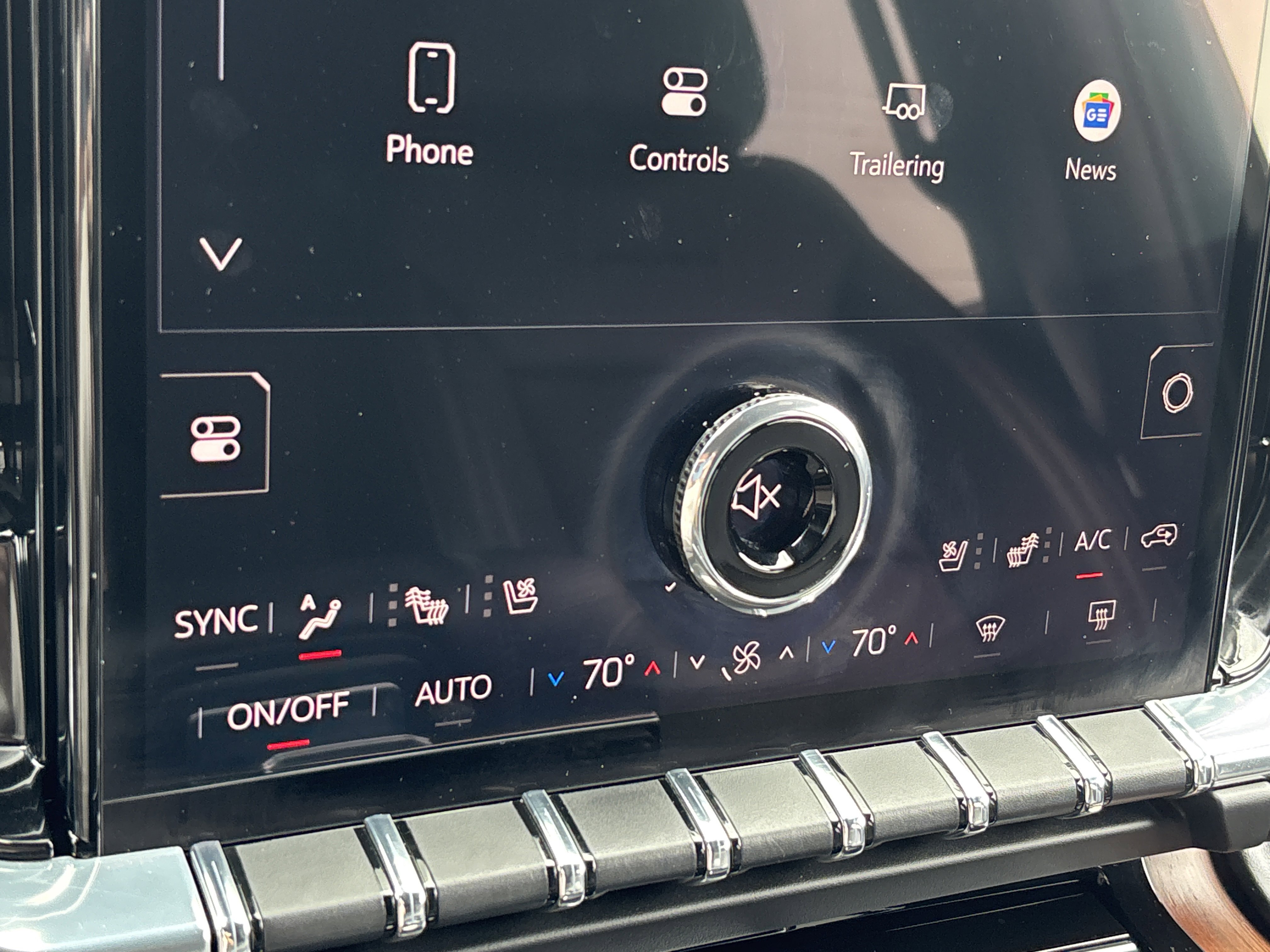 Used 2025 Summit White GMC Denali image 39
