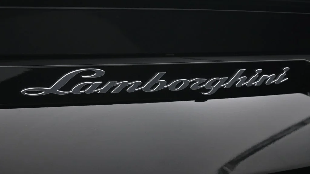Used 2022  Lamborghini Base image 21