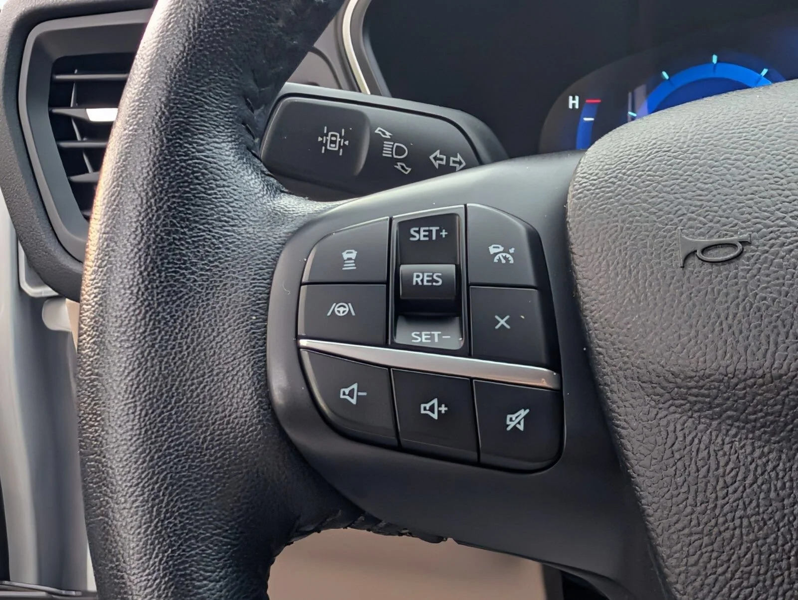 Used 2020 White Ford Titanium image 33
