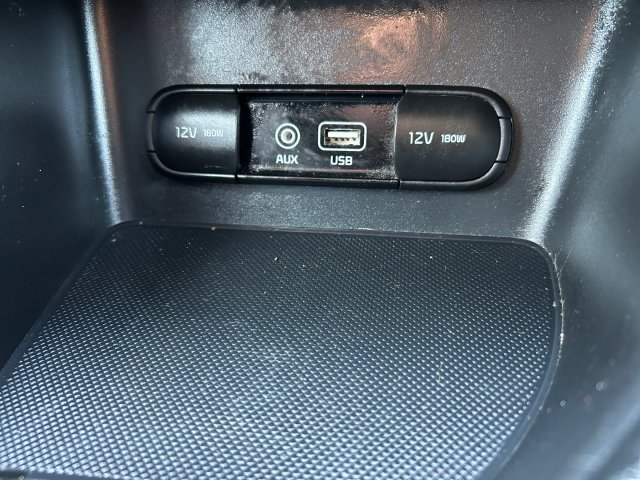 Used 2018 White Kia LX image 30