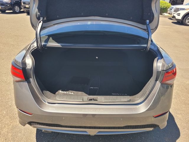 Used 2022 Gray Nissan SR image 11