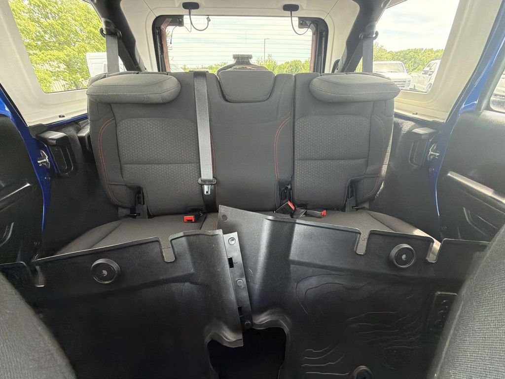 Used 2019 Blue Jeep Unlimited Rubicon image 13