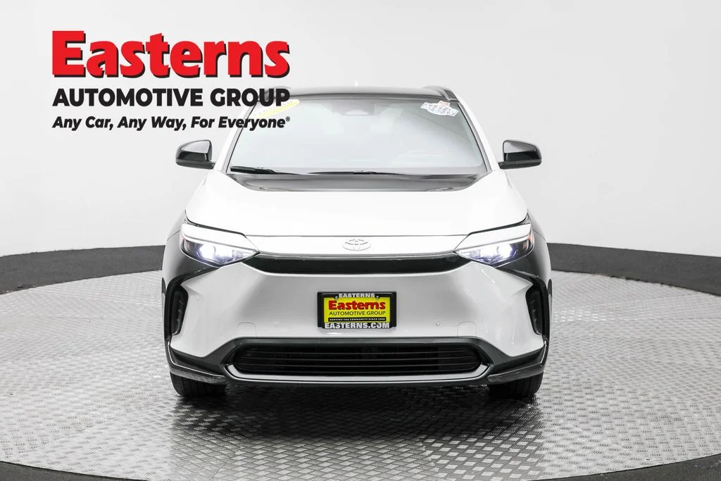Used 2023 White Toyota XLE image 2