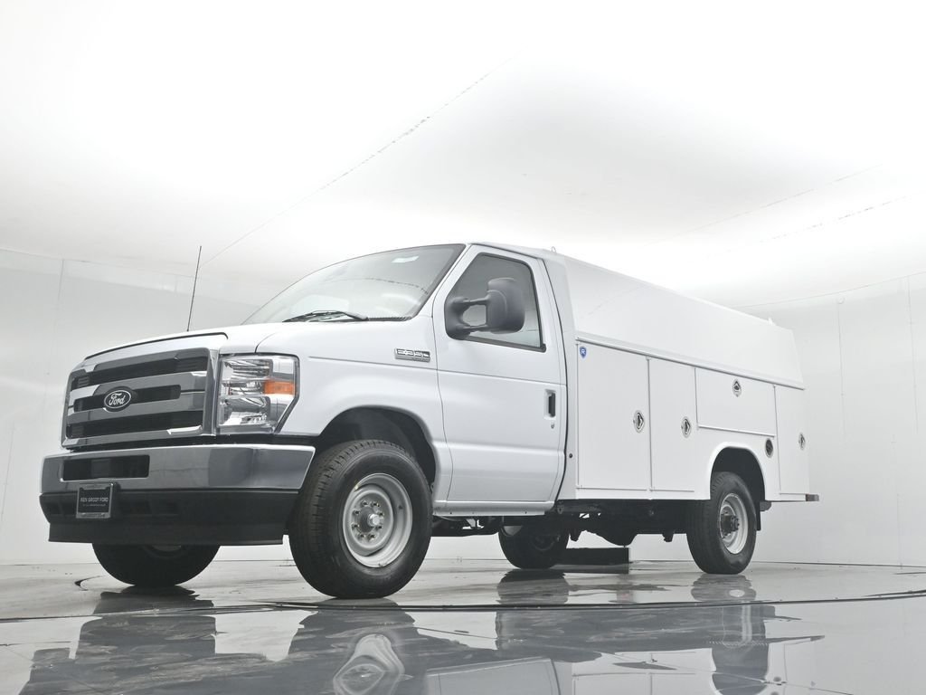 New 2026 Oxford White Ford Base image 78