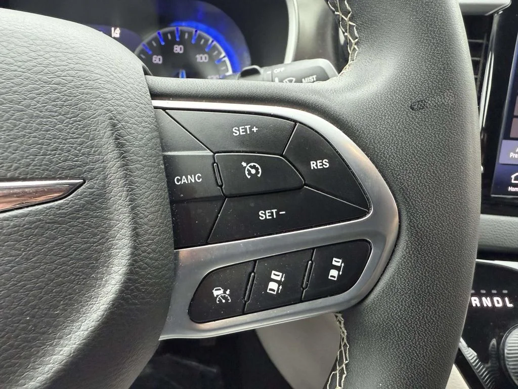 Used 2024 Black Chrysler Touring L image 23