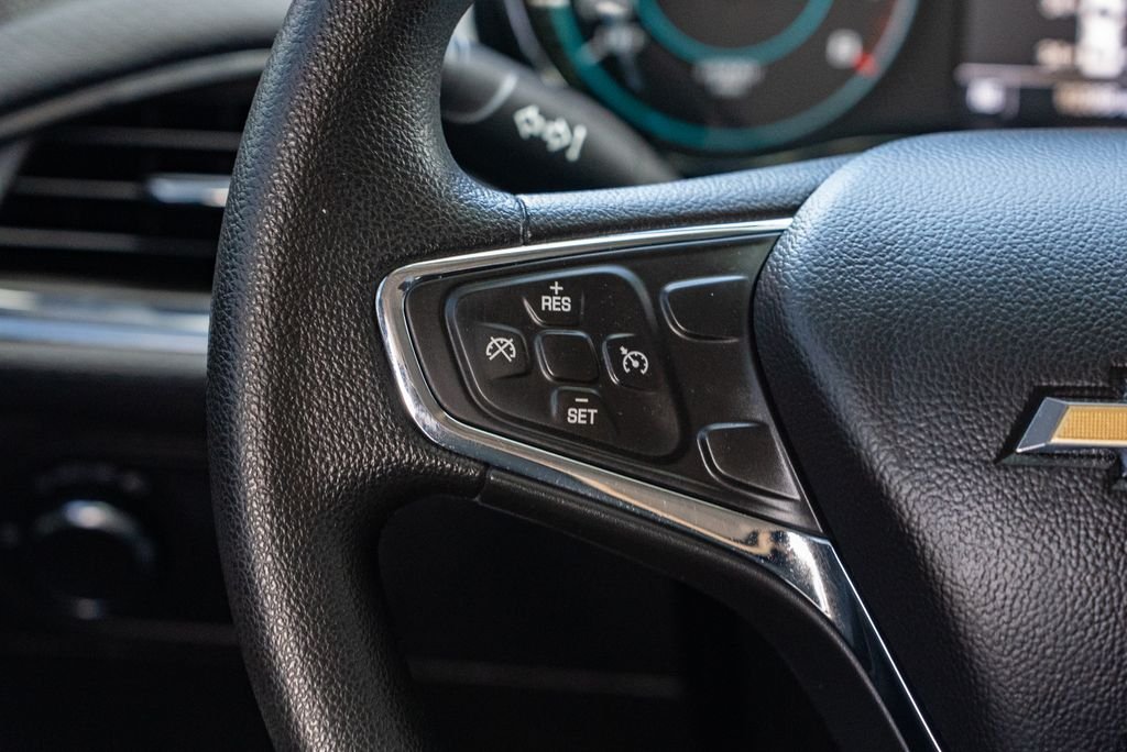 Used 2018 Summit White Chevrolet LT image 15
