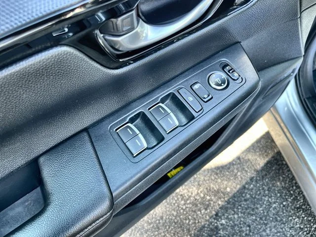 Used 2024  Honda EX-L image 17