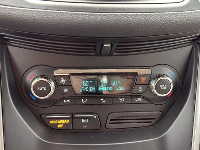 Used 2016 White Ford SE image 21