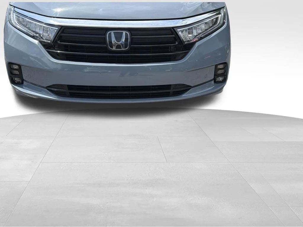 Used 2023 Silver Honda Touring image 3