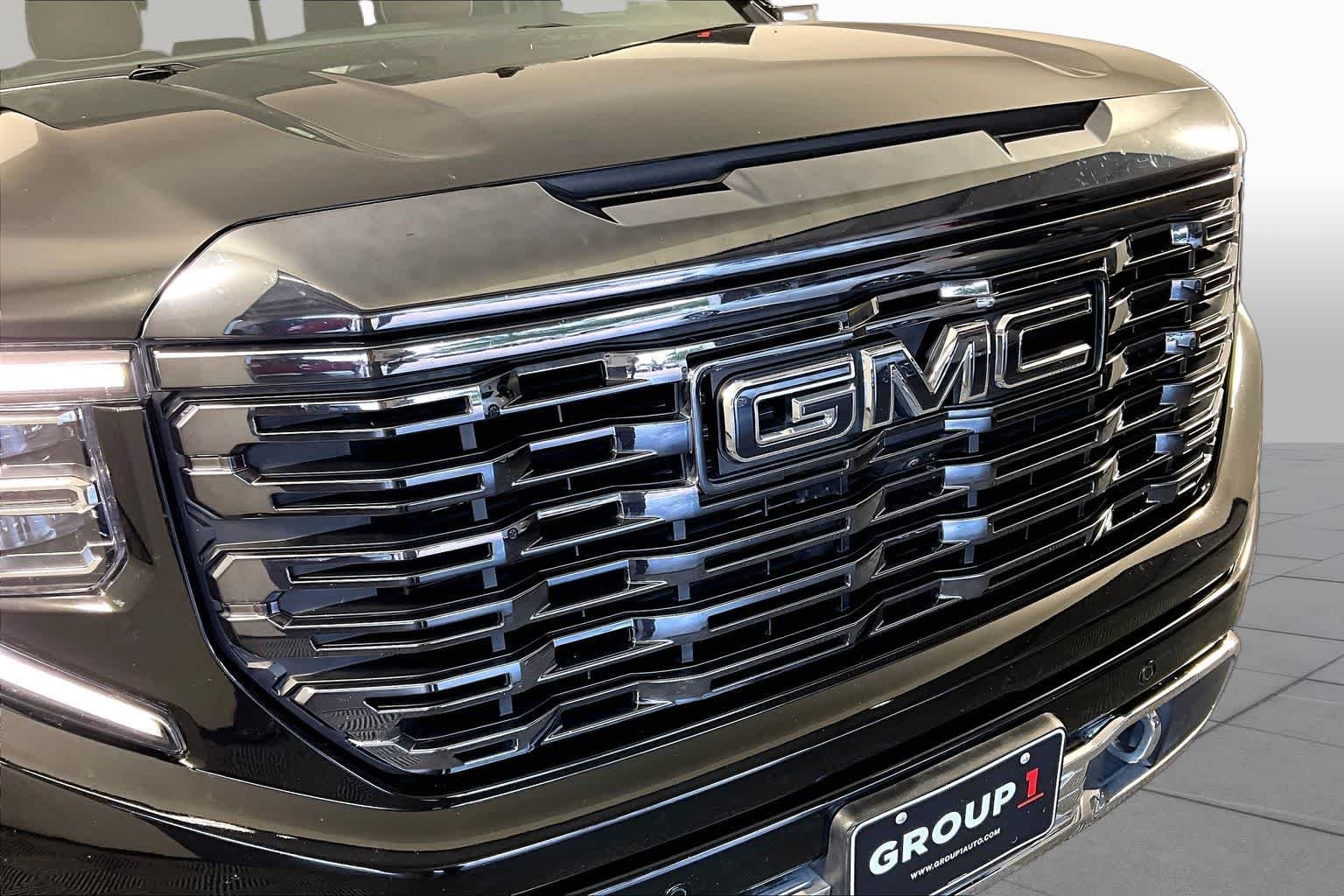 Used 2023 Onyx Black GMC Denali Ultimate image 29