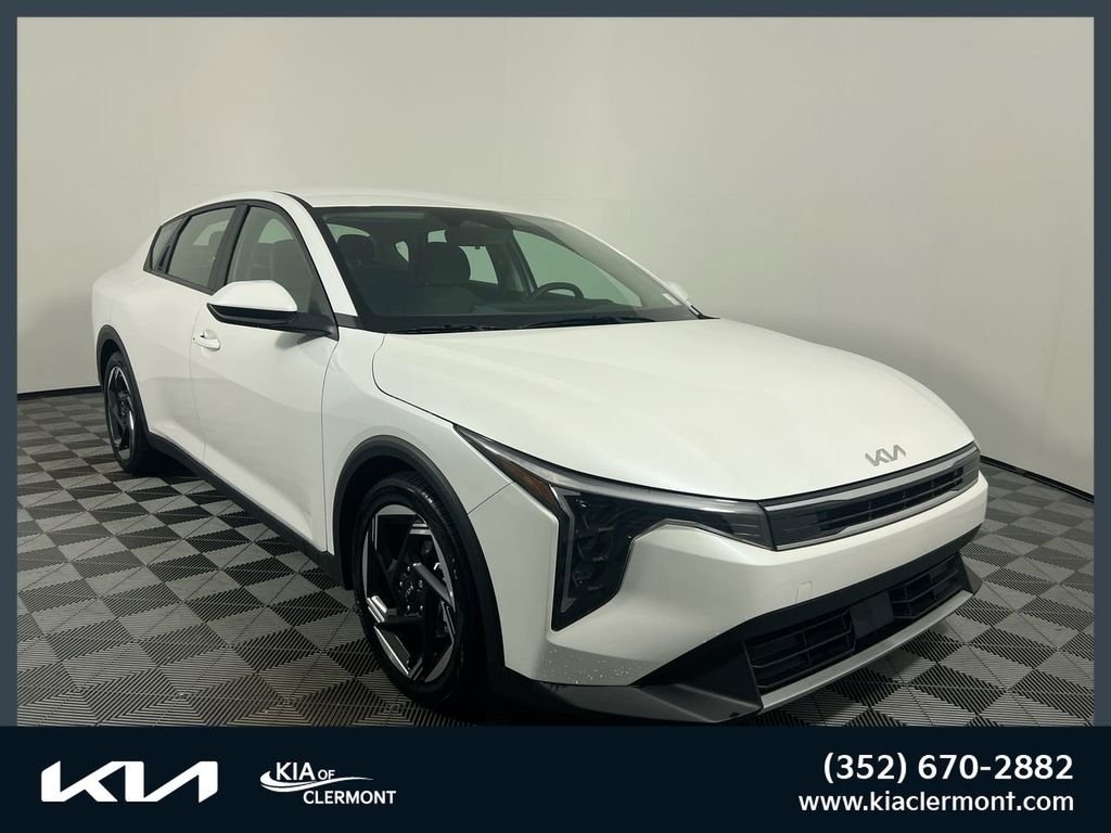 New 2026 Snow White Pearl Kia EX image 1