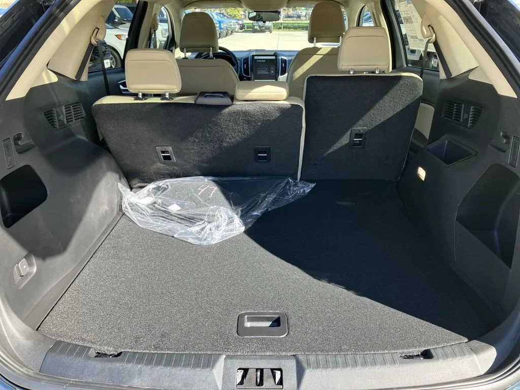 New 2024 Blue Ford SE image 23