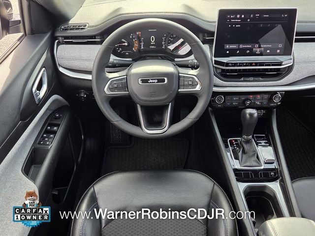 Used 2023 White Jeep Latitude image 7