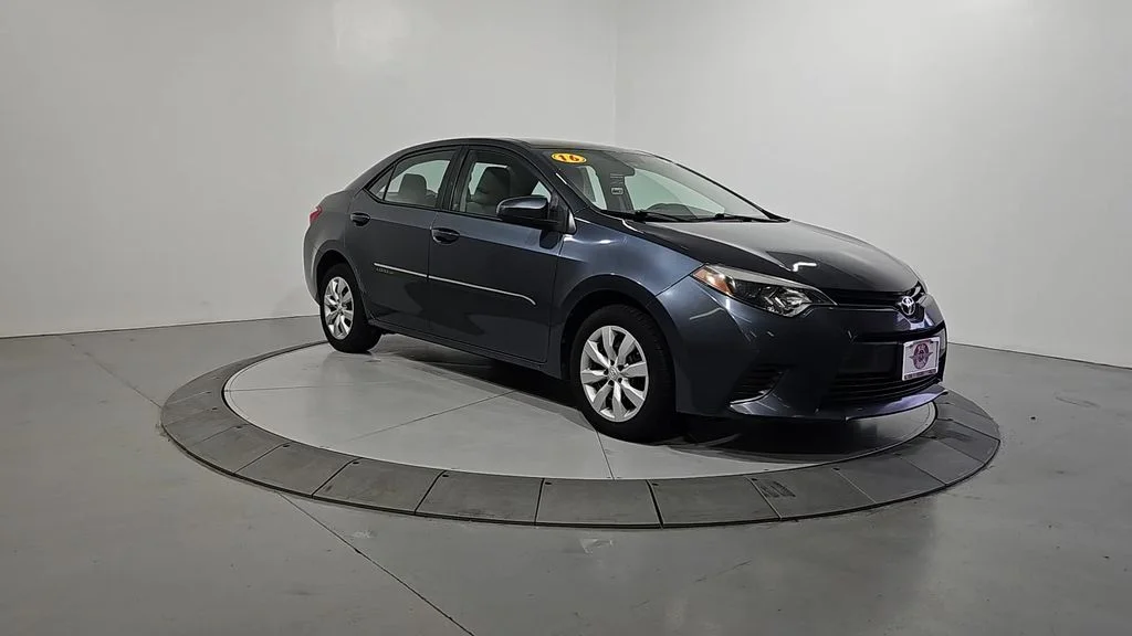 Used 2016 Gray Toyota LE image 8