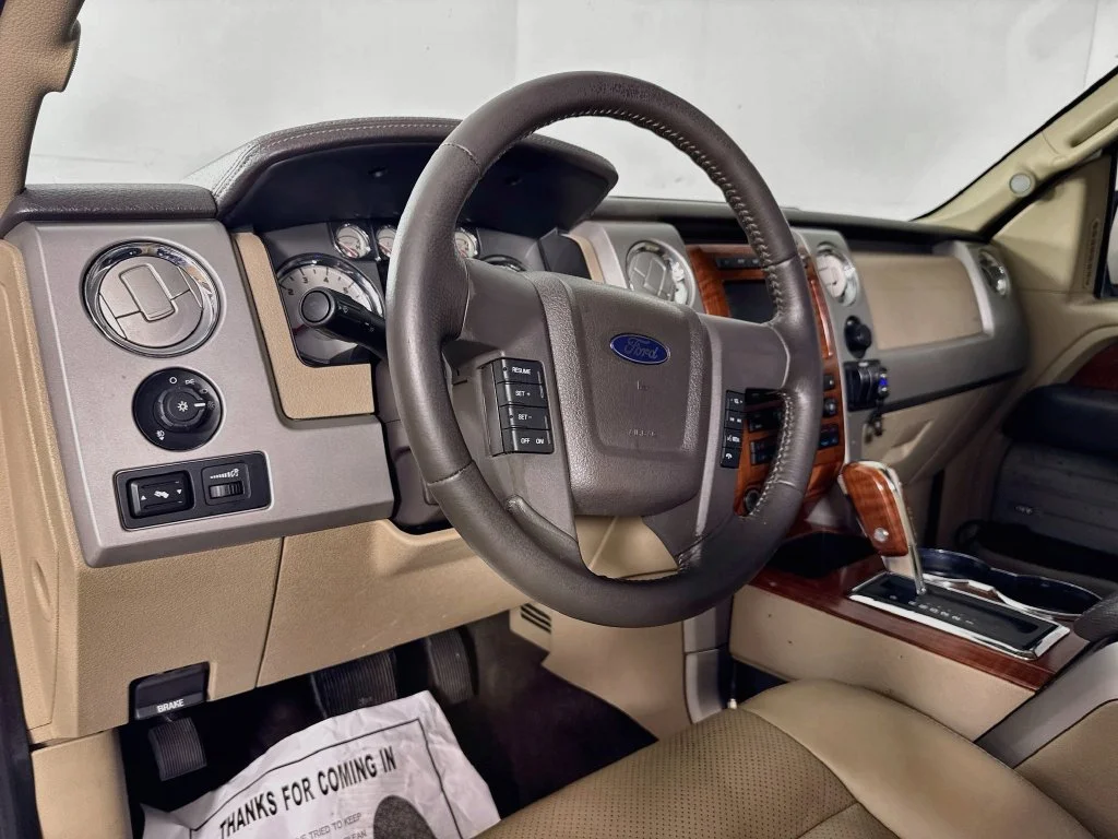 Used 2009 White Ford Lariat image 9