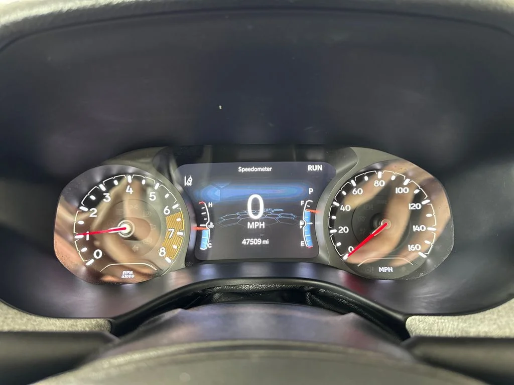 Used 2023 White Jeep Sport image 19