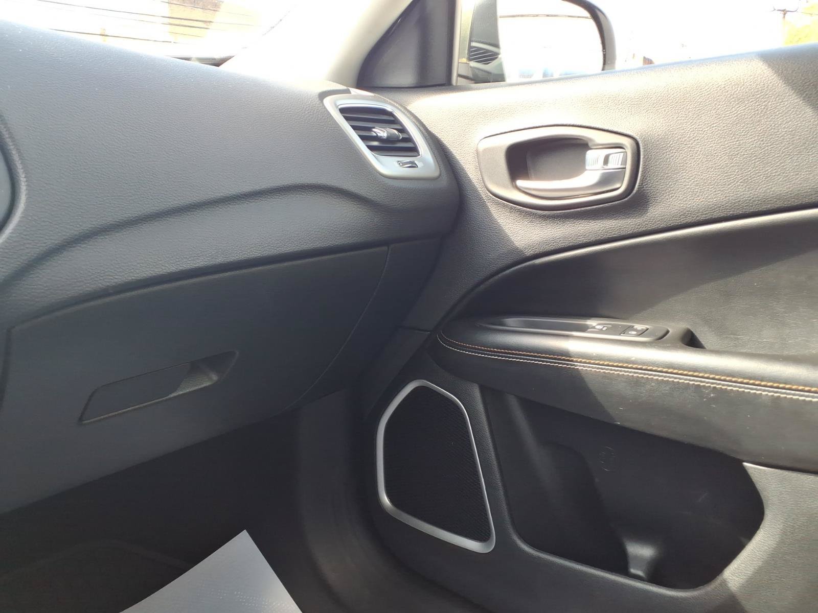 2018 Jeep Compass Latitude - Photo 25