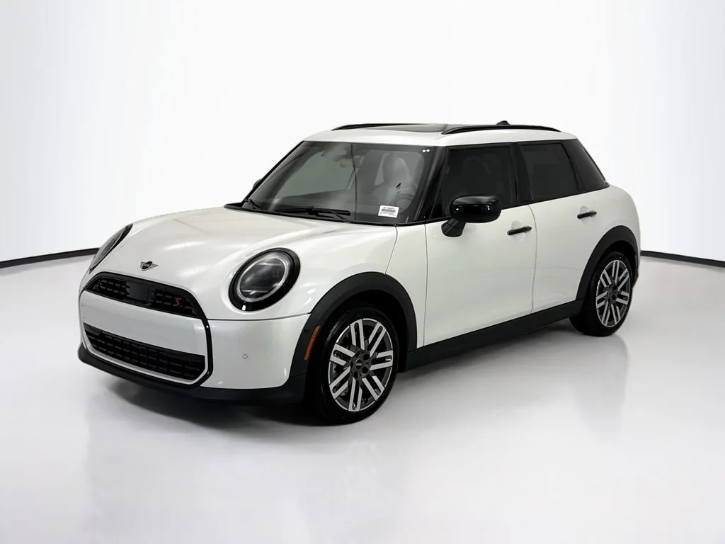 2026 MINI Hardtop Cooper S Signature's photo