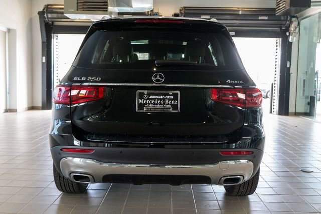 New 2026 Night Black Mercedes-Benz GLB 250 image 42