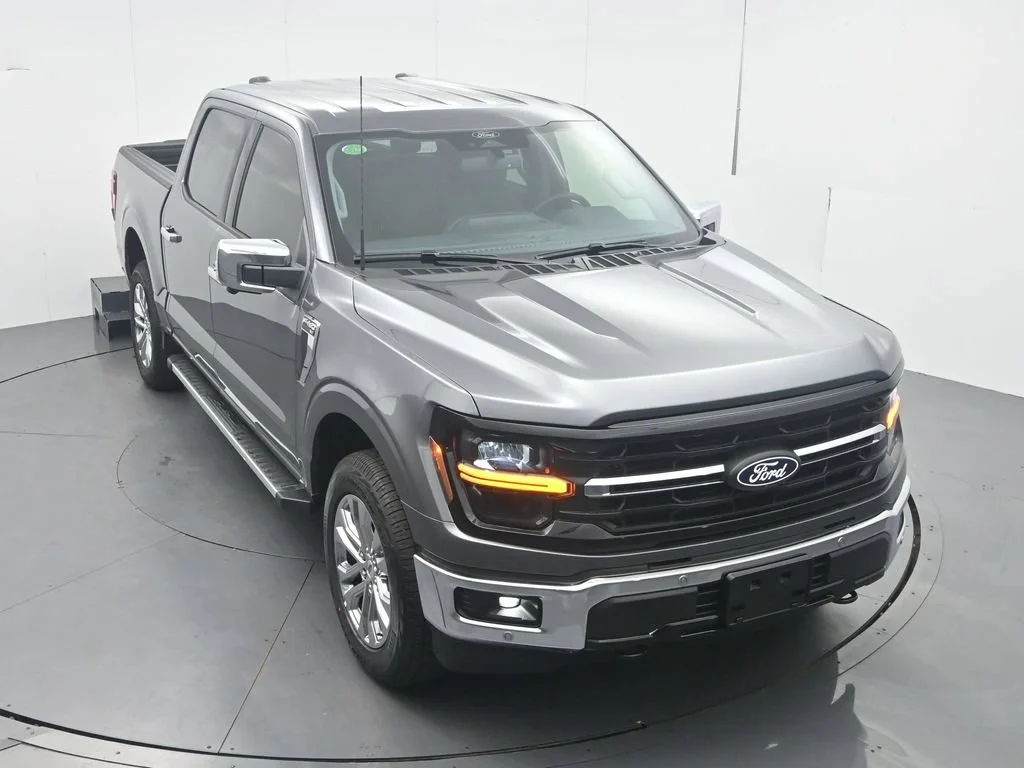 New 2026 Carbonized Gray Metallic Ford XLT image 39