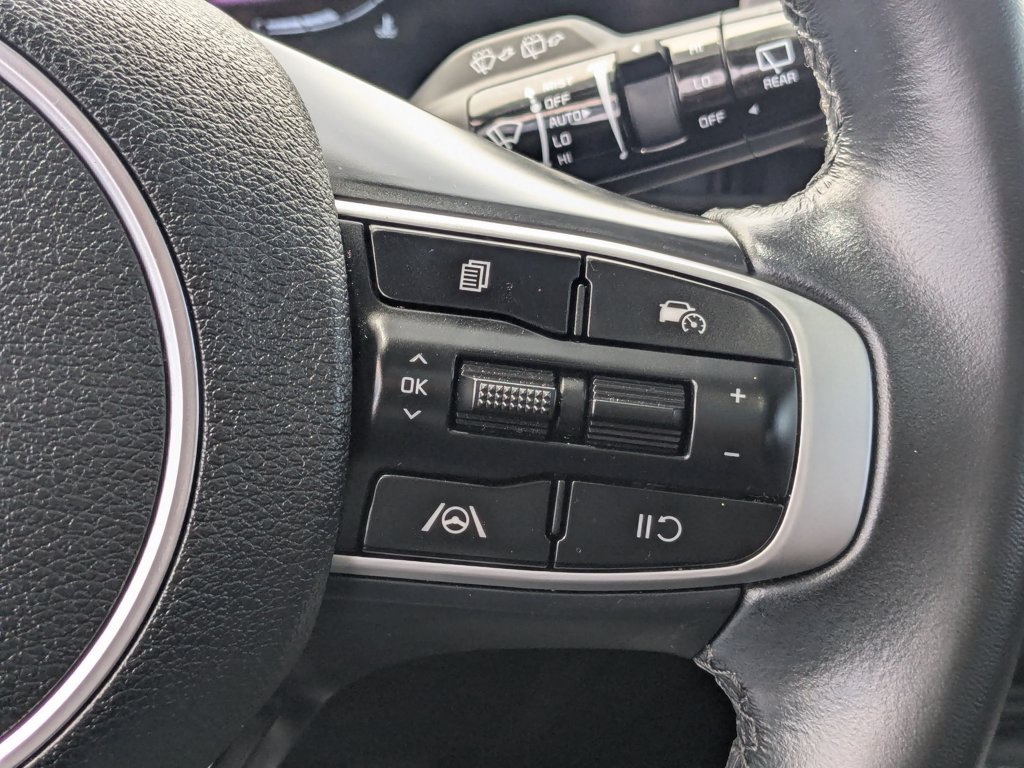 Used 2025 Everlasting Silver Kia EX image 23