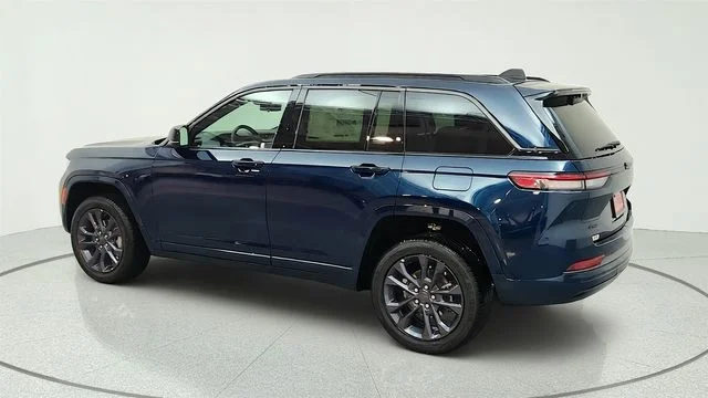 New 2026 Fathom Blue Pearl-Coat Exterior Paint Jeep Limited Reserve image 8