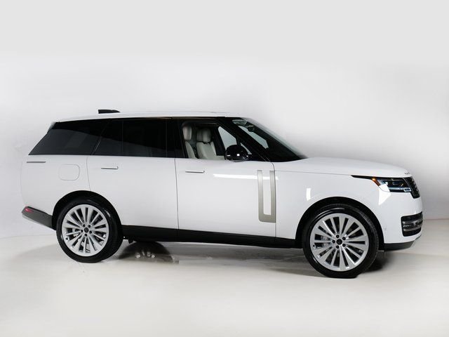 New 2026 Fuji White Land Rover SE image 29