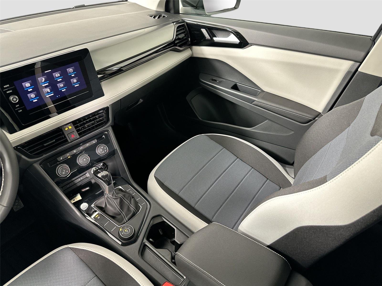 New 2026 Platinum Gray Metallic Volkswagen S image 21