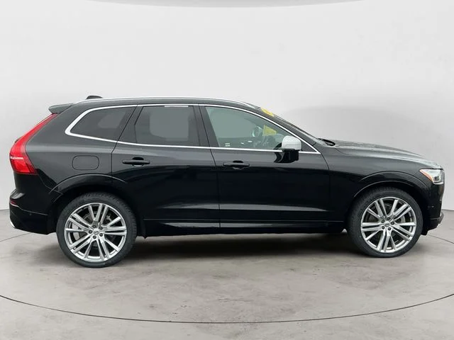 Used 2018 Black Volvo T8 R-Design image 6