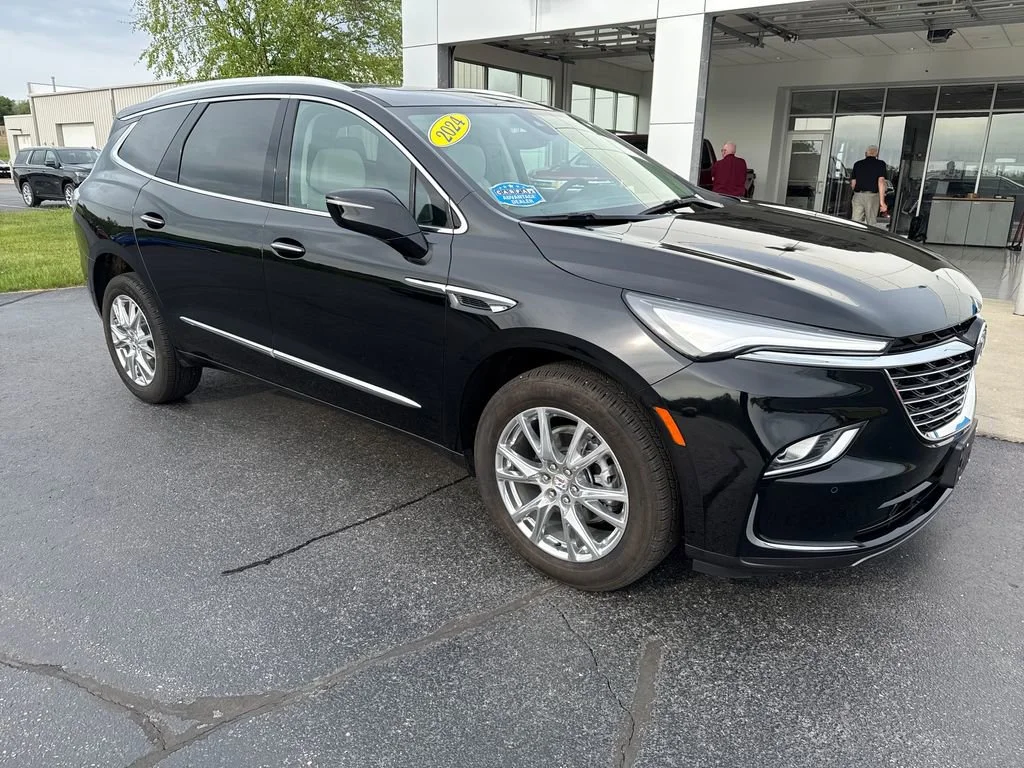 2024 Buick Enclave Essence AWD's photo